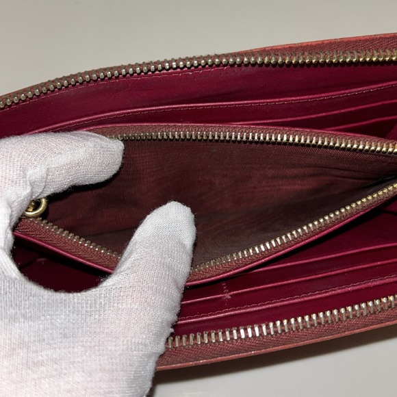 Miu Miu Red Croc-Embossed Zip Wallet - Picture 10 of 12